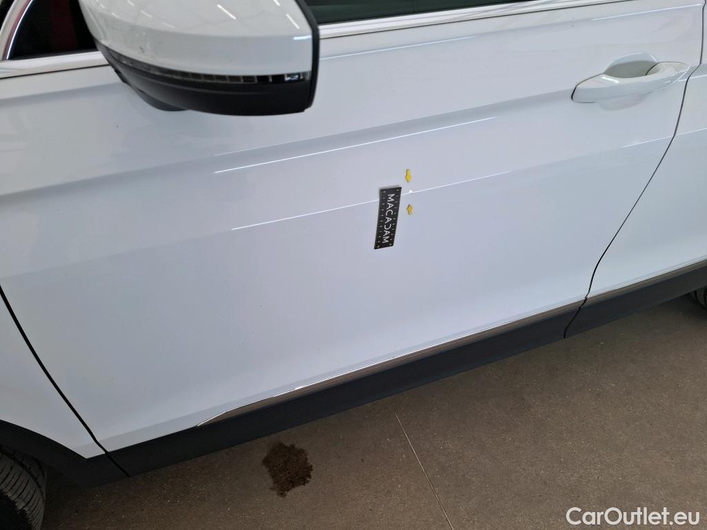  Volkswagen  Tiguan VOLKSWAGEN  / 2016 / 5P / SUV 2.0 TDI 150 DSG7 Match(SL) #13