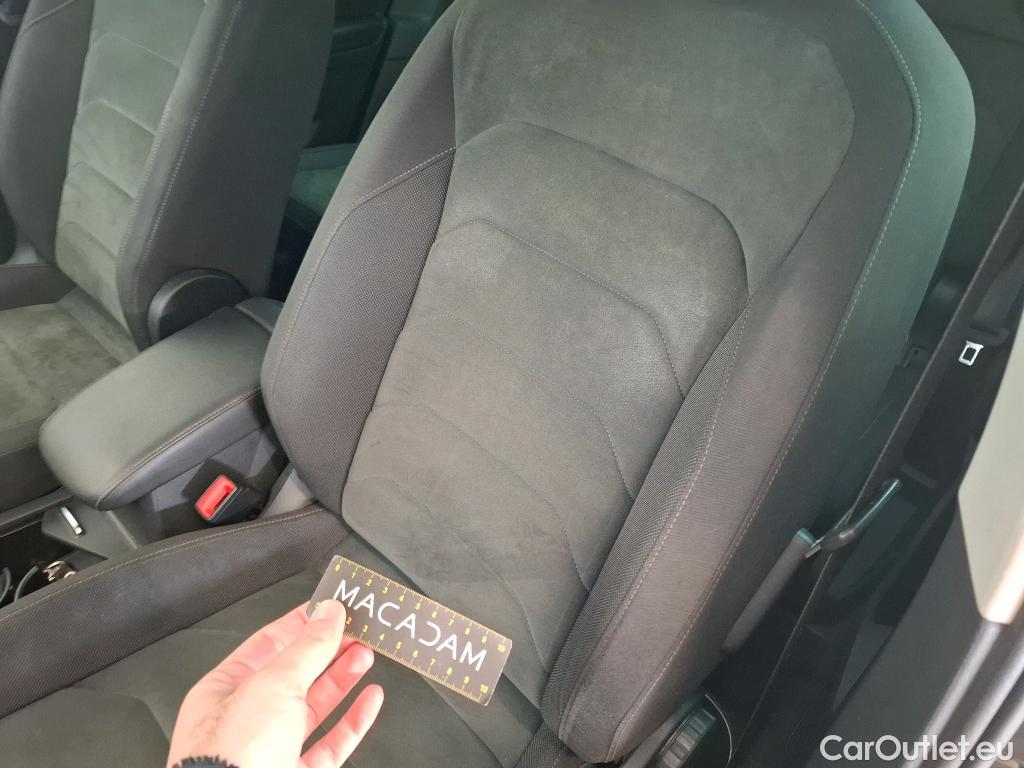  Volkswagen  Tiguan VOLKSWAGEN  / 2016 / 5P / SUV 1.5 TSI 150 EVO DSG7 Carat #32