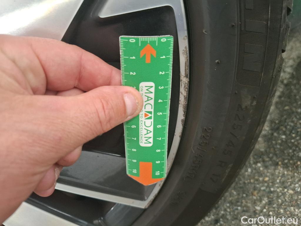  Peugeot  308  Allure 1.5 HDi 130CV BVA8 E6d #35