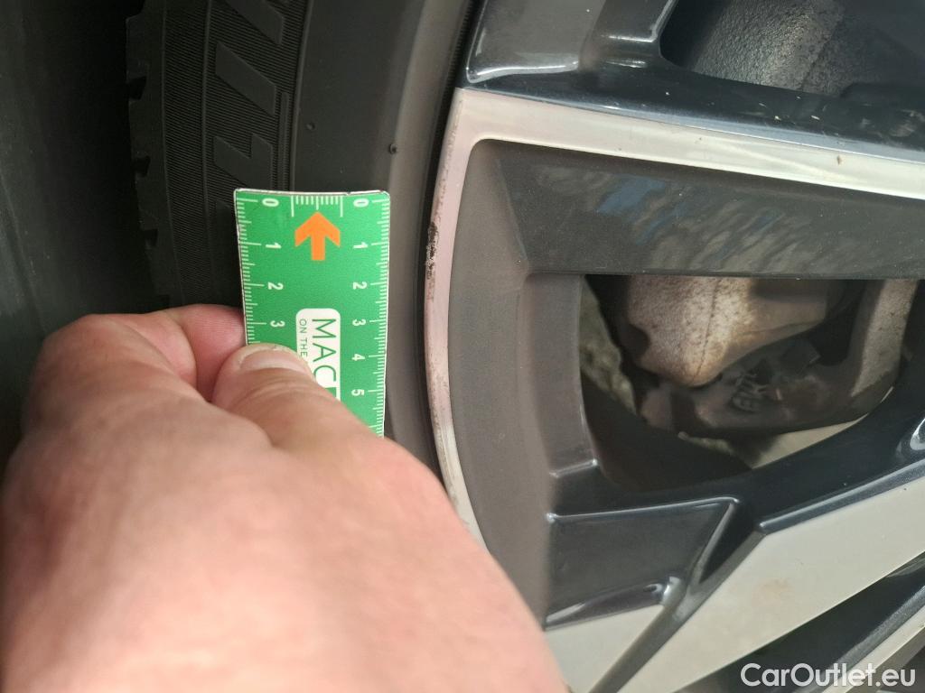  Peugeot  308  Allure 1.5 HDi 130CV BVA8 E6d #36