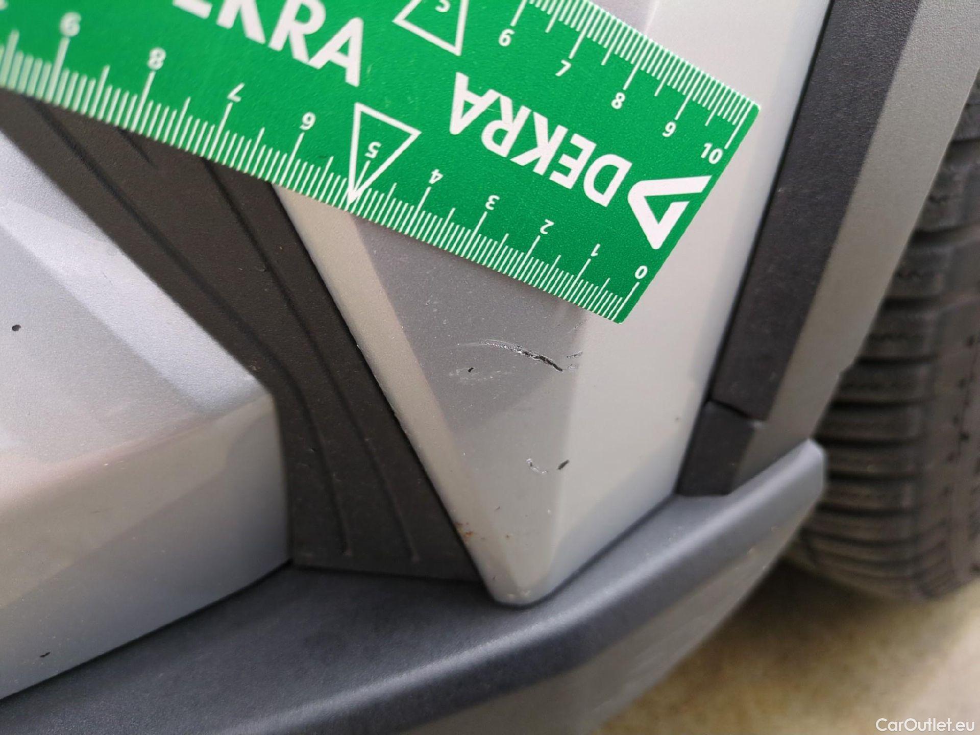  Toyota  C-HR TOYOTA  / 2016 / 5P / SUV 1.8 HYBRIDE 122 DYNAMIC BUSINESS #5