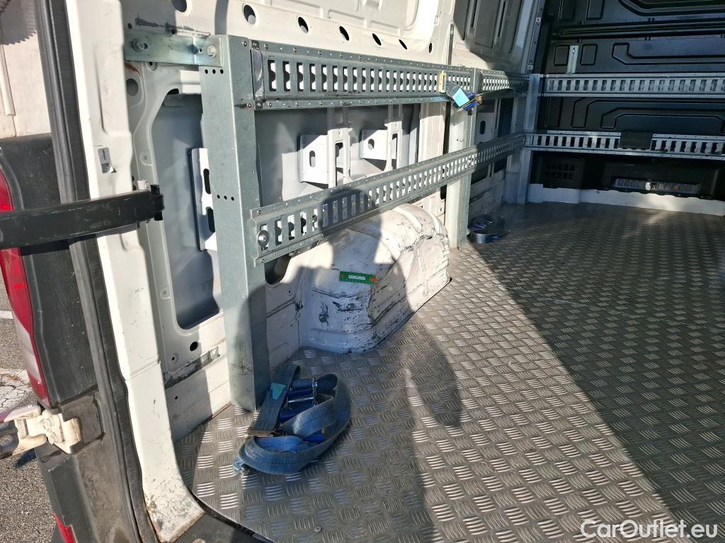  Volkswagen  Crafter  Fourgon Fourgon 30 mittlerer Radstand mit Hochdach FWD 2.0 #1