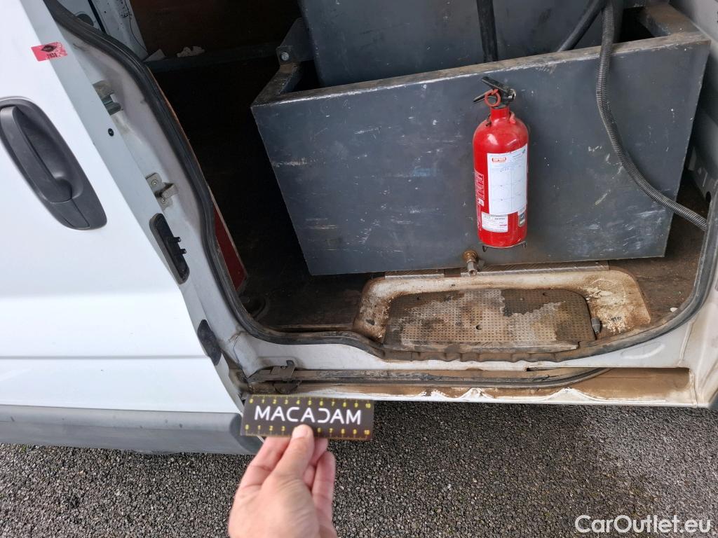  Renault  Trafic  II Fourgon L1H1 1200kg Grand Confort 90CV BVM6 #29