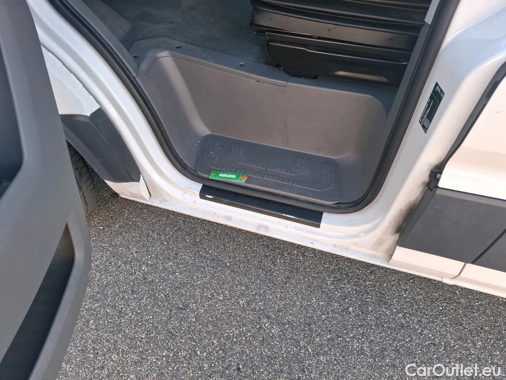  Volkswagen  Crafter  Fourgon Fourgon 30 mittlerer Radstand mit Hochdach FWD 2.0 #16
