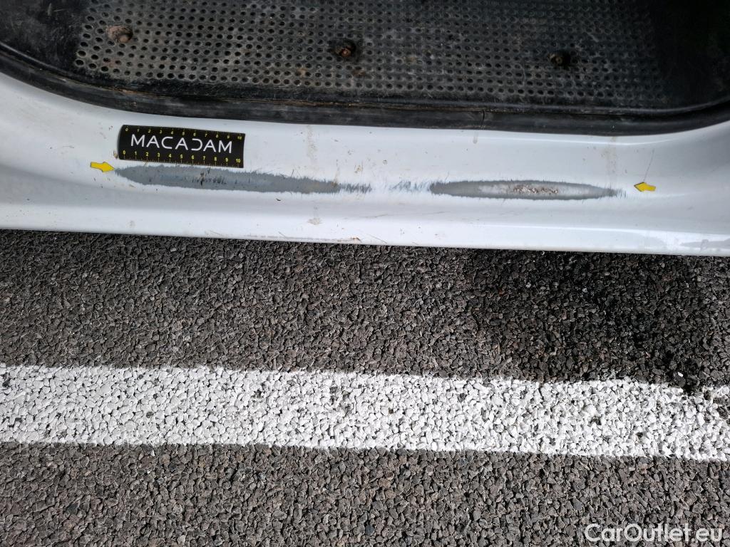  Renault  Trafic  II Fourgon L1H1 1200kg Grand Confort 90CV BVM6 #24