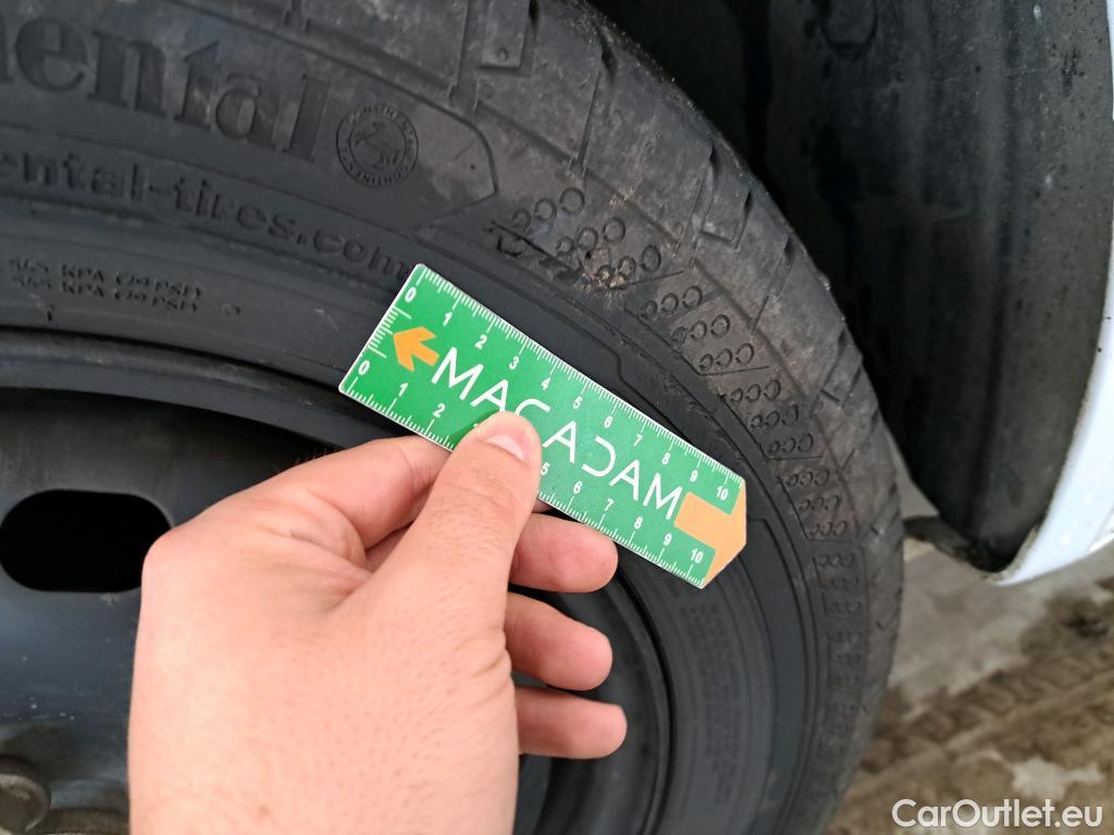  Renault  Trafic RENAULT  / 2019 / 4P / Fourgon tole NV FG GCF L1H1 1200 dCi 120 #19