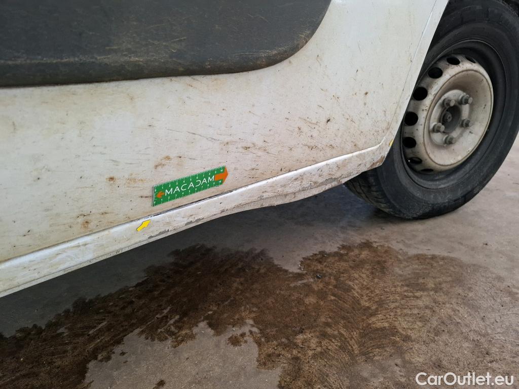  Renault  Master RENAULT  VU 4p Fourgon Gd Conf F3500 L2H2 dCi 125 #13