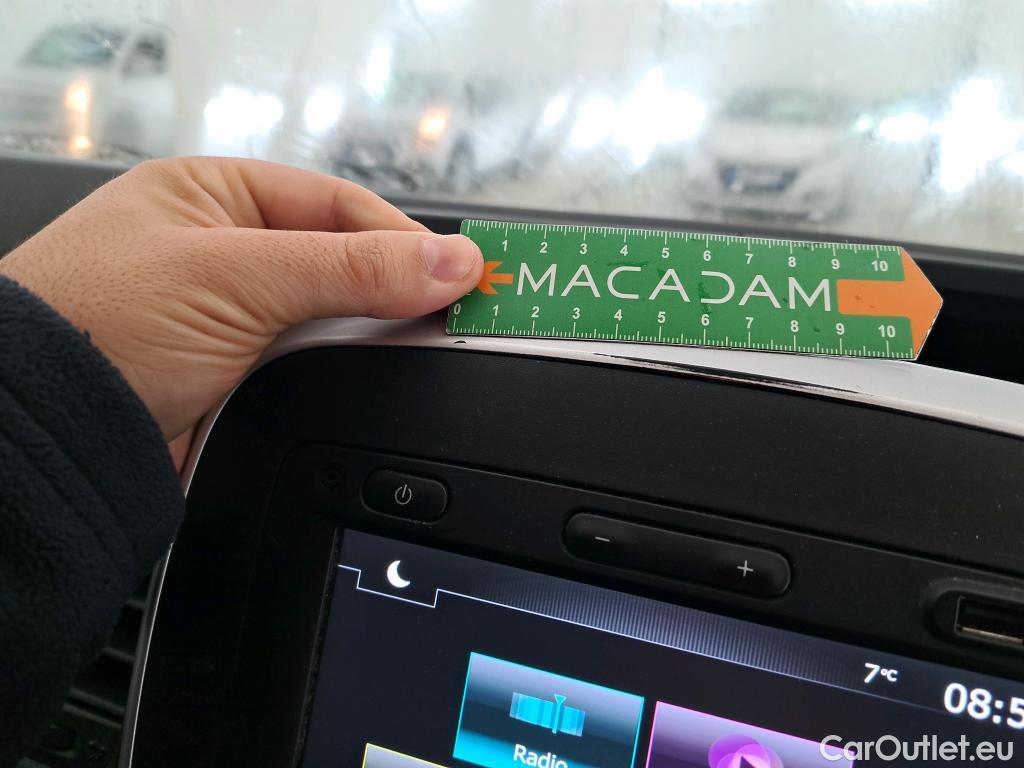  Renault  Trafic RENAULT  / 2019 / 4P / Fourgon tole NV FG GCF L1H1 1200 dCi 120 #24