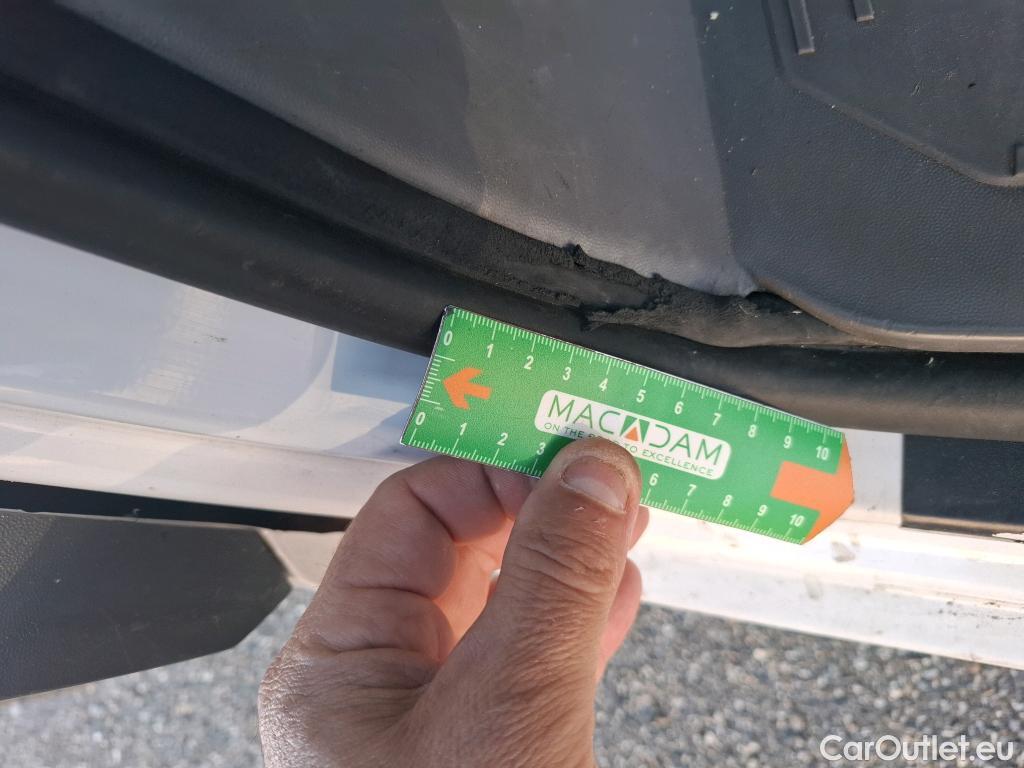  Volkswagen  Crafter  Fourgon Fourgon 30 mittlerer Radstand mit Hochdach FWD 2.0 #17