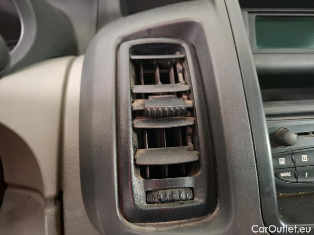  Renault  Trafic  II Fourgon L1H1 1200kg Grand Confort 90CV BVM6 #26