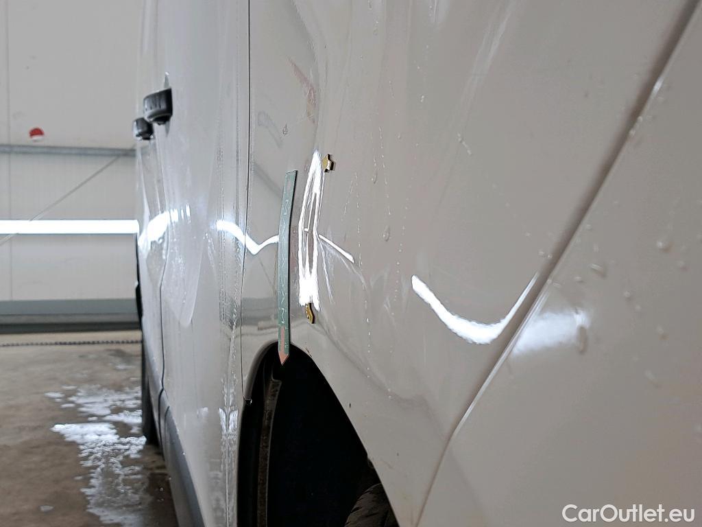  Renault  Trafic RENAULT  / 2019 / 4P / Fourgon tole NV FG GCF L1H1 1200 dCi 120 #28