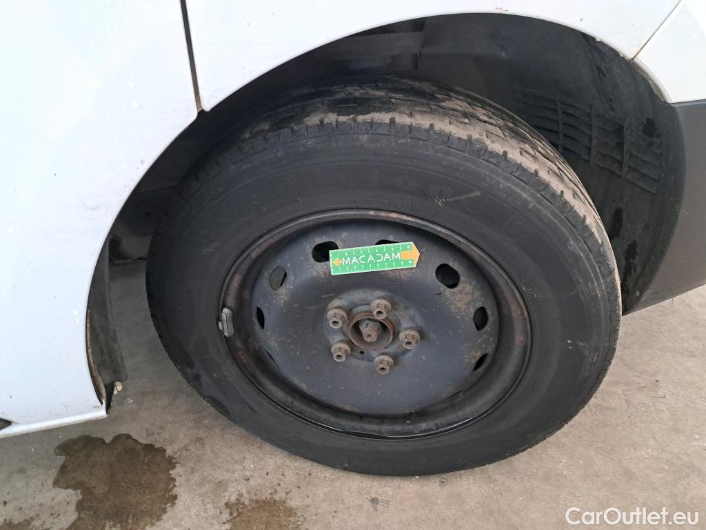  Renault  Trafic RENAULT  / 2019 / 4P / Fourgon tole NV FG GCF L1H1 1200 dCi 120 #30