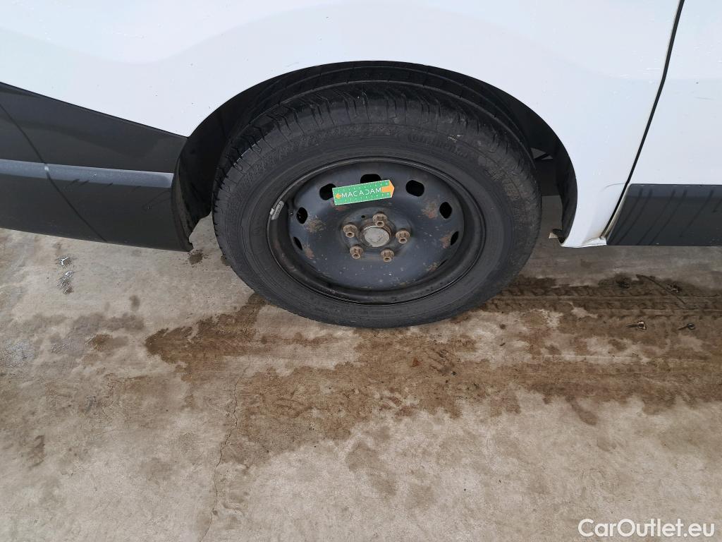  Renault  Trafic RENAULT  / 2019 / 4P / Fourgon tole NV FG GCF L1H1 1200 dCi 120 #18