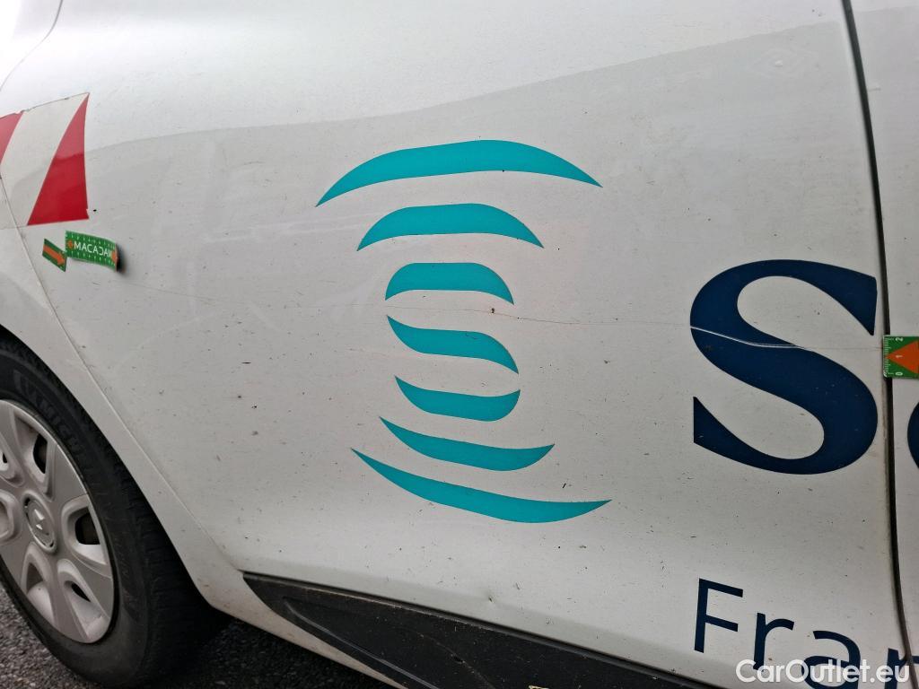  Renault  Clio  IV Air 1.5 dCi 75CV BVM5 E6 #10