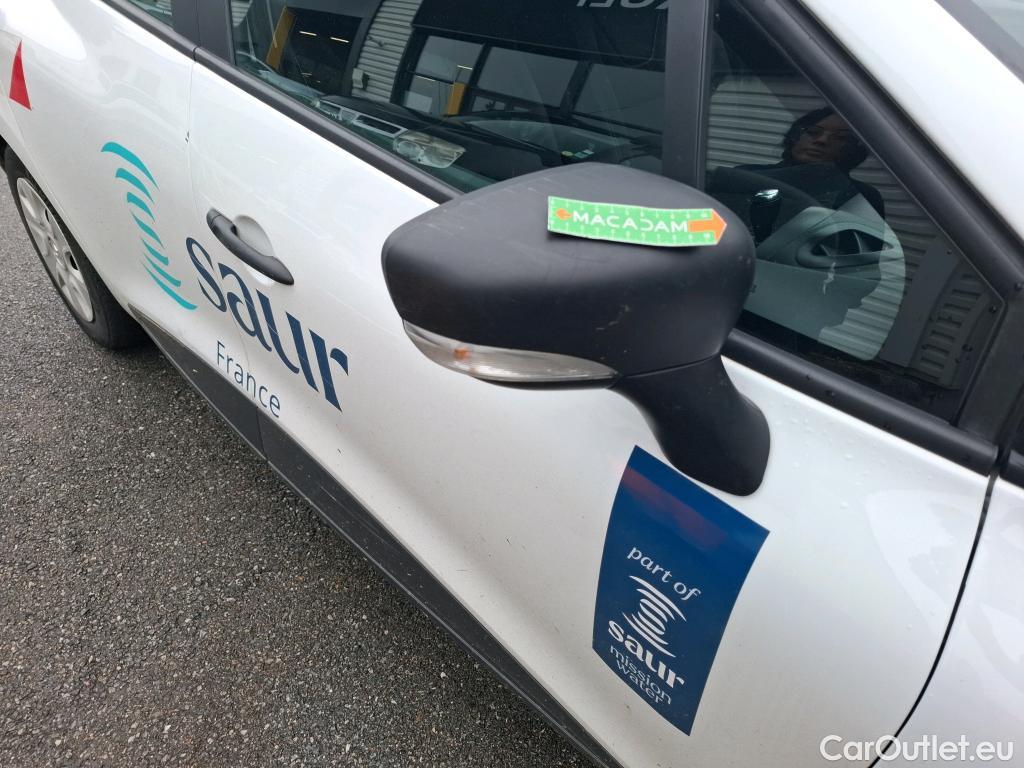  Renault  Clio  IV Air 1.5 dCi 75CV BVM5 E6 #45