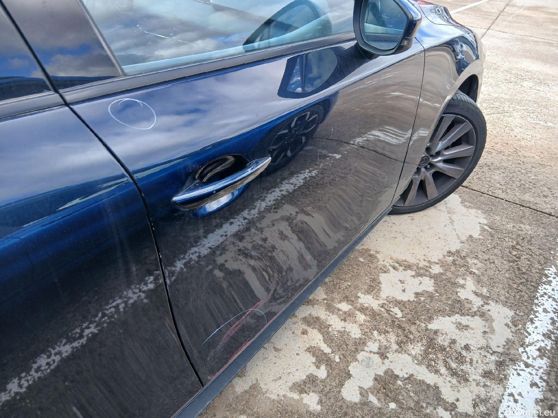  Mazda  3 MAZDA Mazda / 2019 / 4P / sedán 2.0 e-SKYACTIV-G 88KW ZENITH #26