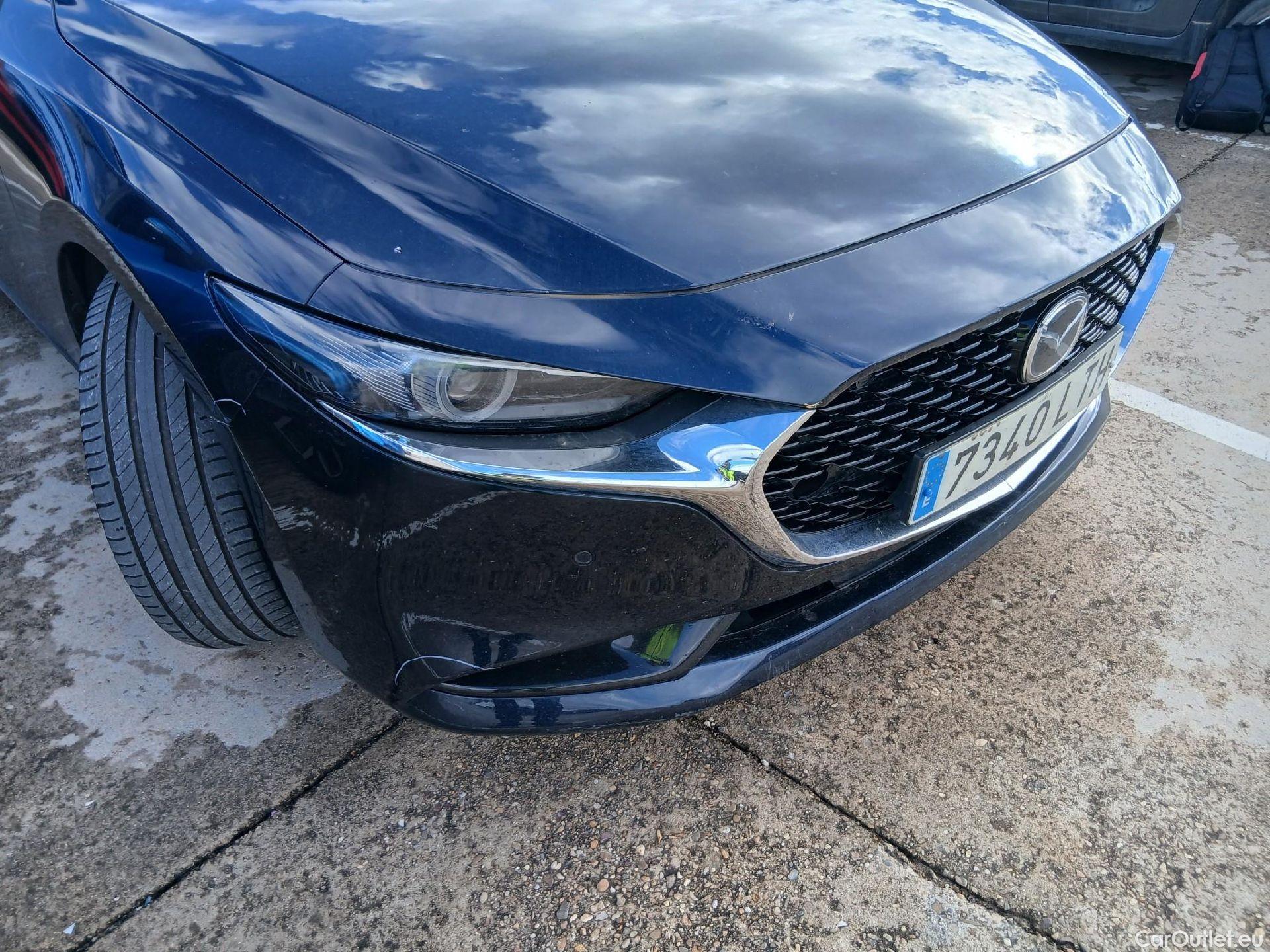  Mazda  3 MAZDA Mazda / 2019 / 4P / sedán 2.0 e-SKYACTIV-G 88KW ZENITH #17