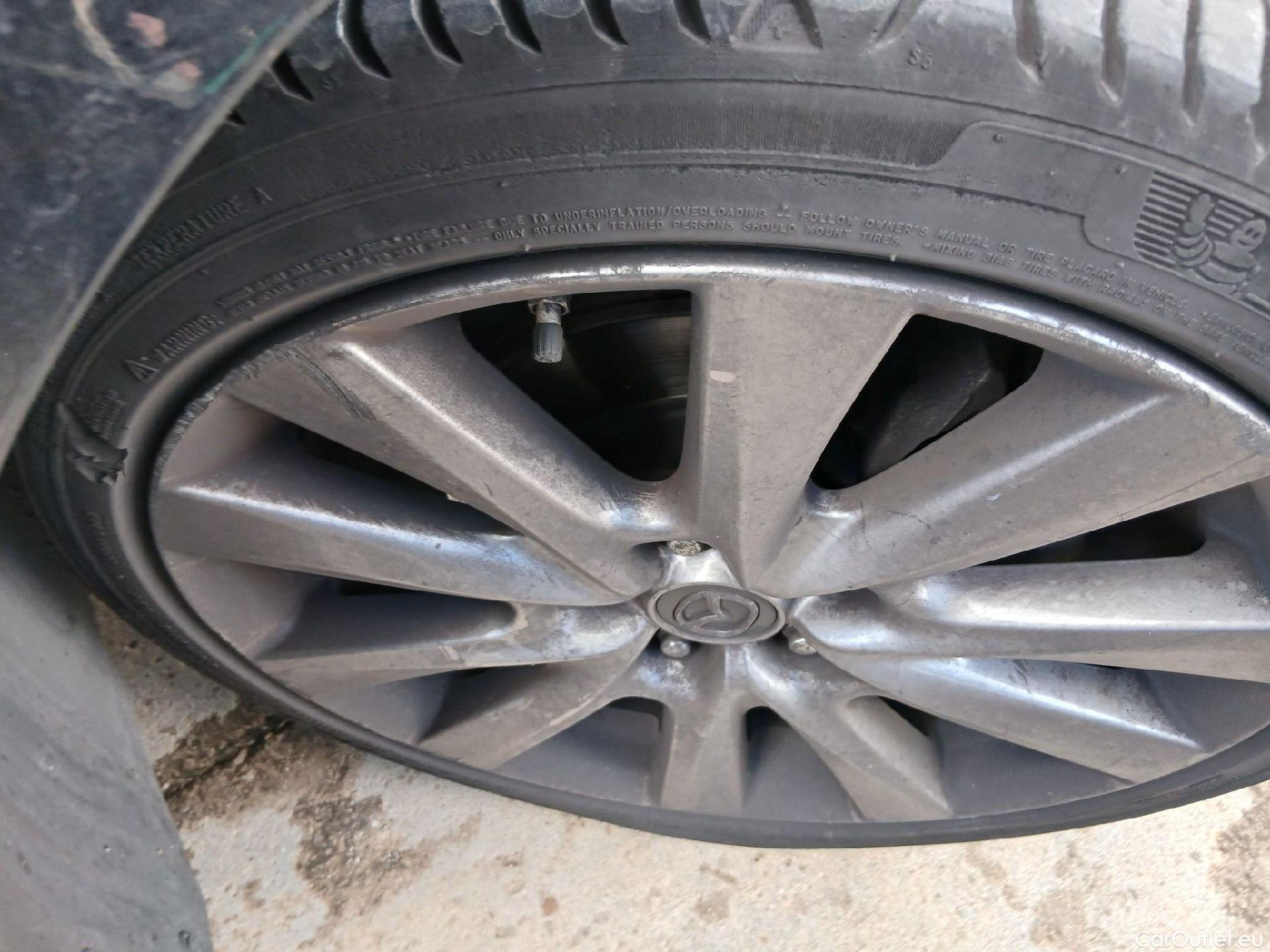  Mazda  3 MAZDA Mazda / 2019 / 4P / sedán 2.0 e-SKYACTIV-G 88KW ZENITH #14