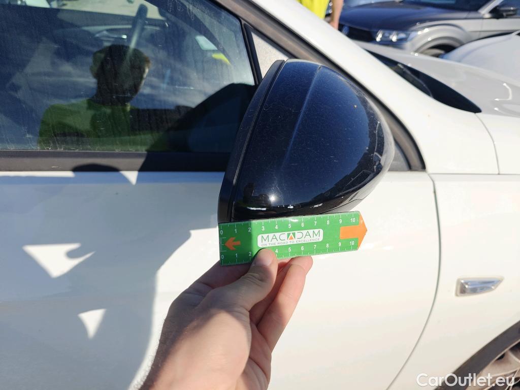  Land Rover  Discovery OPEL Insignia / 2020 / 5P / berlina con portón GS Business Edition 1.5D DVH 90kW MT6 #30