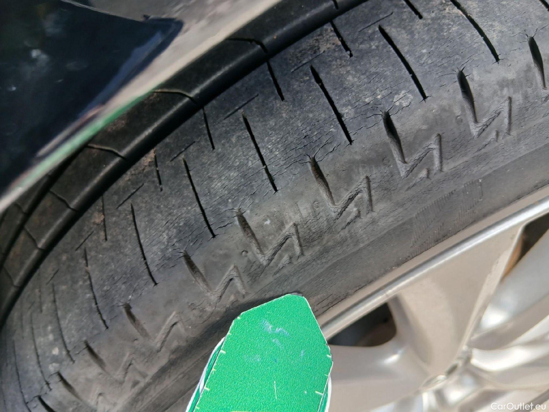  Mazda  3 MAZDA Mazda / 2019 / 4P / sedán 2.0 e-SKYACTIV-G 88KW ZENITH #6