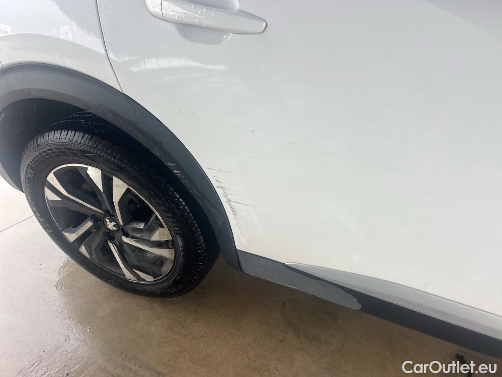  Peugeot  2008 PEUGEOT  / 2019 / 5P / todoterreno Allure Pack Puretech 130 S&S EAT8 (AC) #14