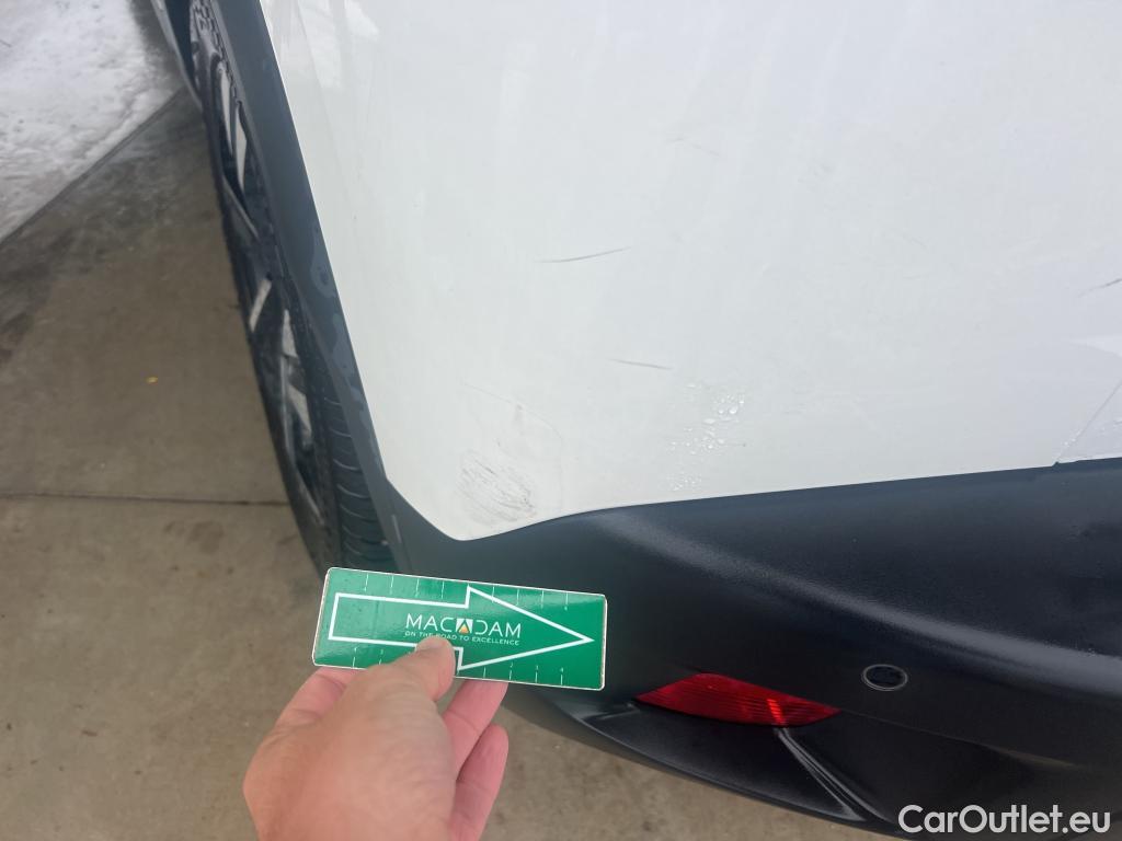  Peugeot  2008 PEUGEOT  / 2019 / 5P / todoterreno Allure Pack Puretech 130 S&S EAT8 (AC) #3