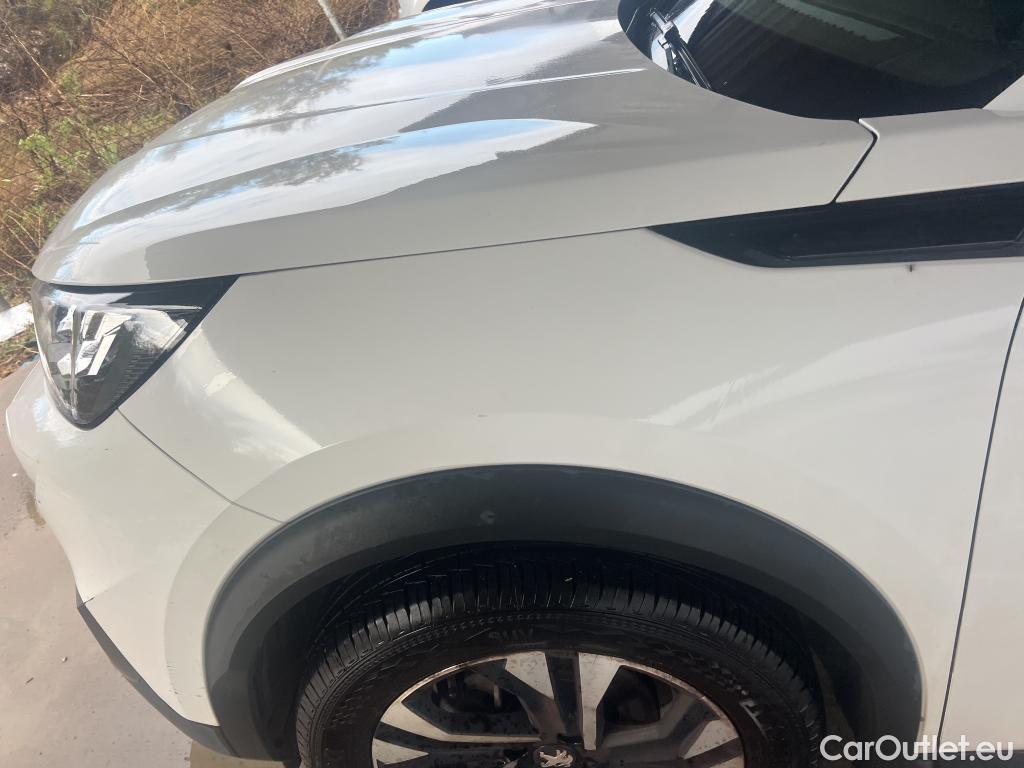  Peugeot  2008 PEUGEOT  / 2019 / 5P / todoterreno Allure Pack Puretech 130 S&S EAT8 (AC) #16