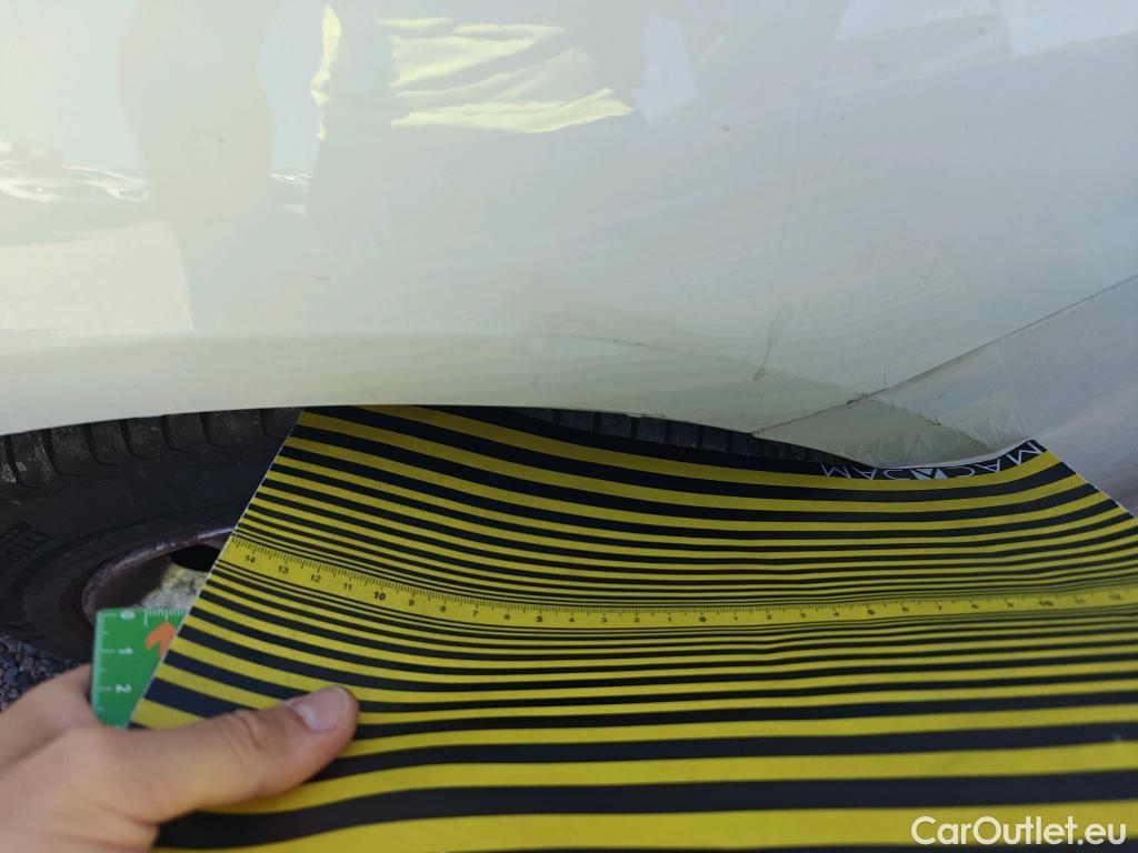  Land Rover  Discovery OPEL Insignia / 2020 / 5P / berlina con portón GS Business Edition 1.5D DVH 90kW MT6 #4