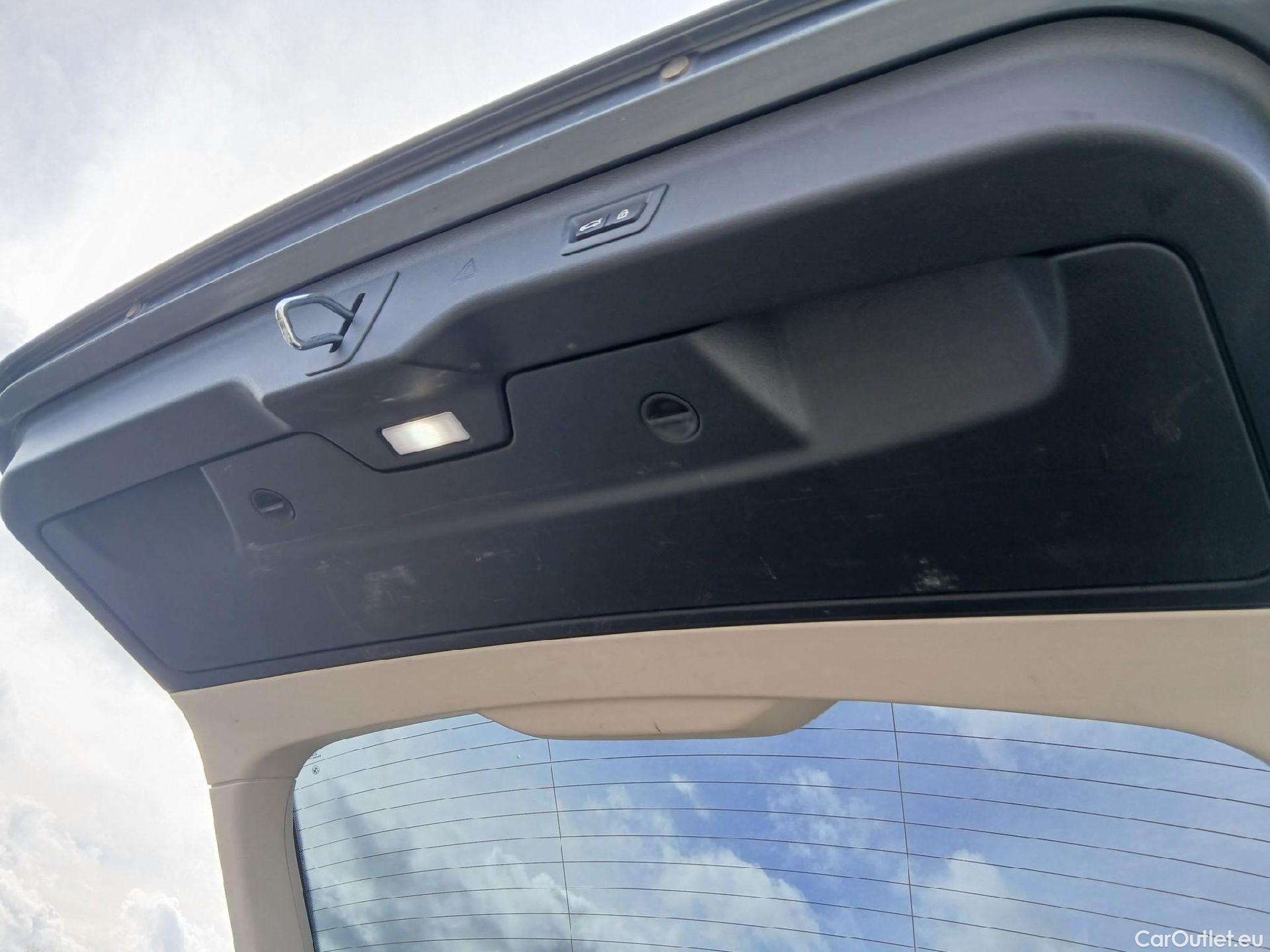  Bmw  Serie 5 BMW  / 2020 / 5P / familiar 520dA Touring #22