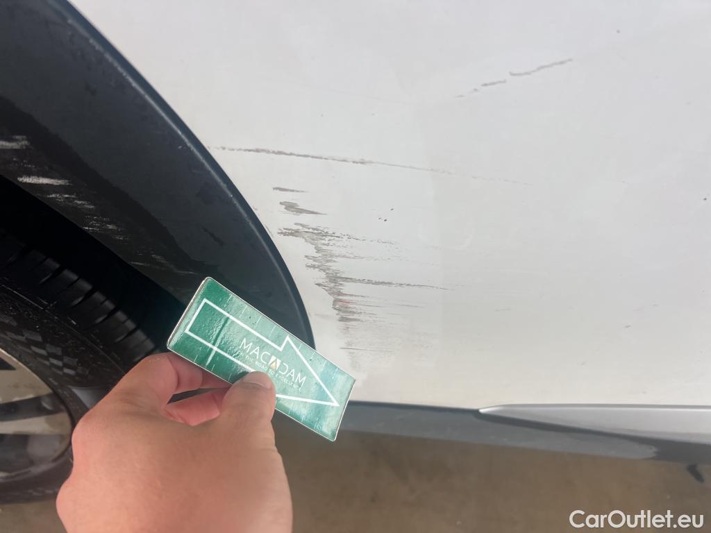  Peugeot  2008 PEUGEOT  / 2019 / 5P / todoterreno Allure Pack Puretech 130 S&S EAT8 (AC) #15