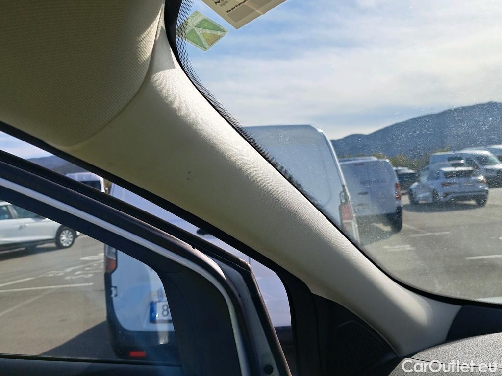  Ford  Kuga FORD  / 2016 / 5P / todoterreno 1.5 EcoBoost 88kW 4x2 Trend+ (CX) #11