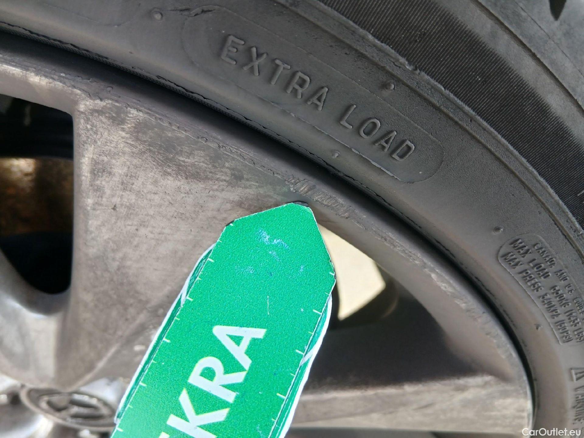  Mazda  3 MAZDA Mazda / 2019 / 4P / sedán 2.0 e-SKYACTIV-G 88KW ZENITH #5