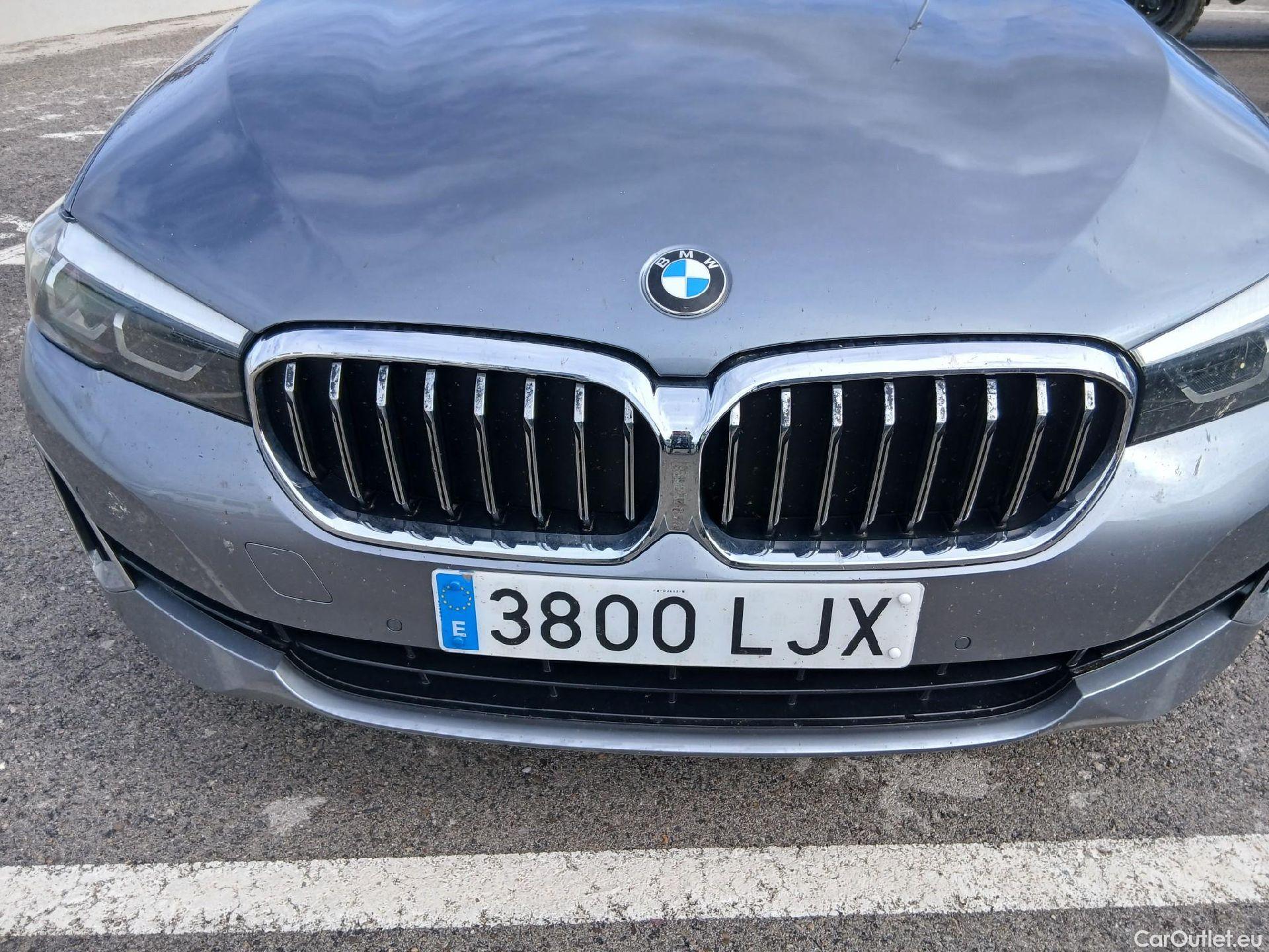  Bmw  Serie 5 BMW  / 2020 / 5P / familiar 520dA Touring #2