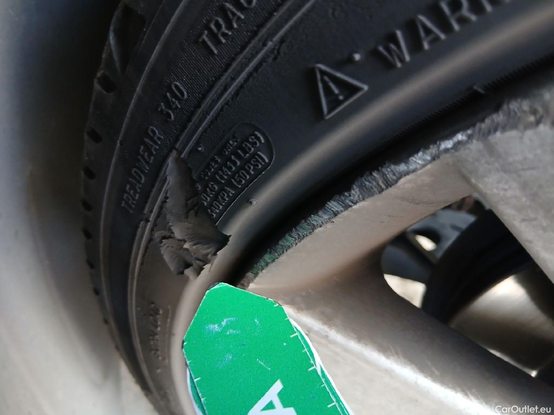  Mazda  3 MAZDA Mazda / 2019 / 4P / sedán 2.0 e-SKYACTIV-G 88KW ZENITH #13