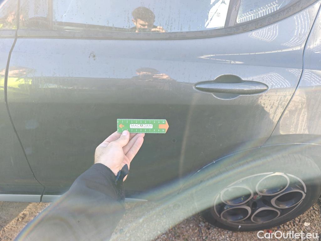  Alfa Romeo  TONALE Alfa Romeo  / 2022 / 5P / todoterreno 1.5 MHEV GASOLINA 160 CV Ti FWD (AC) #19