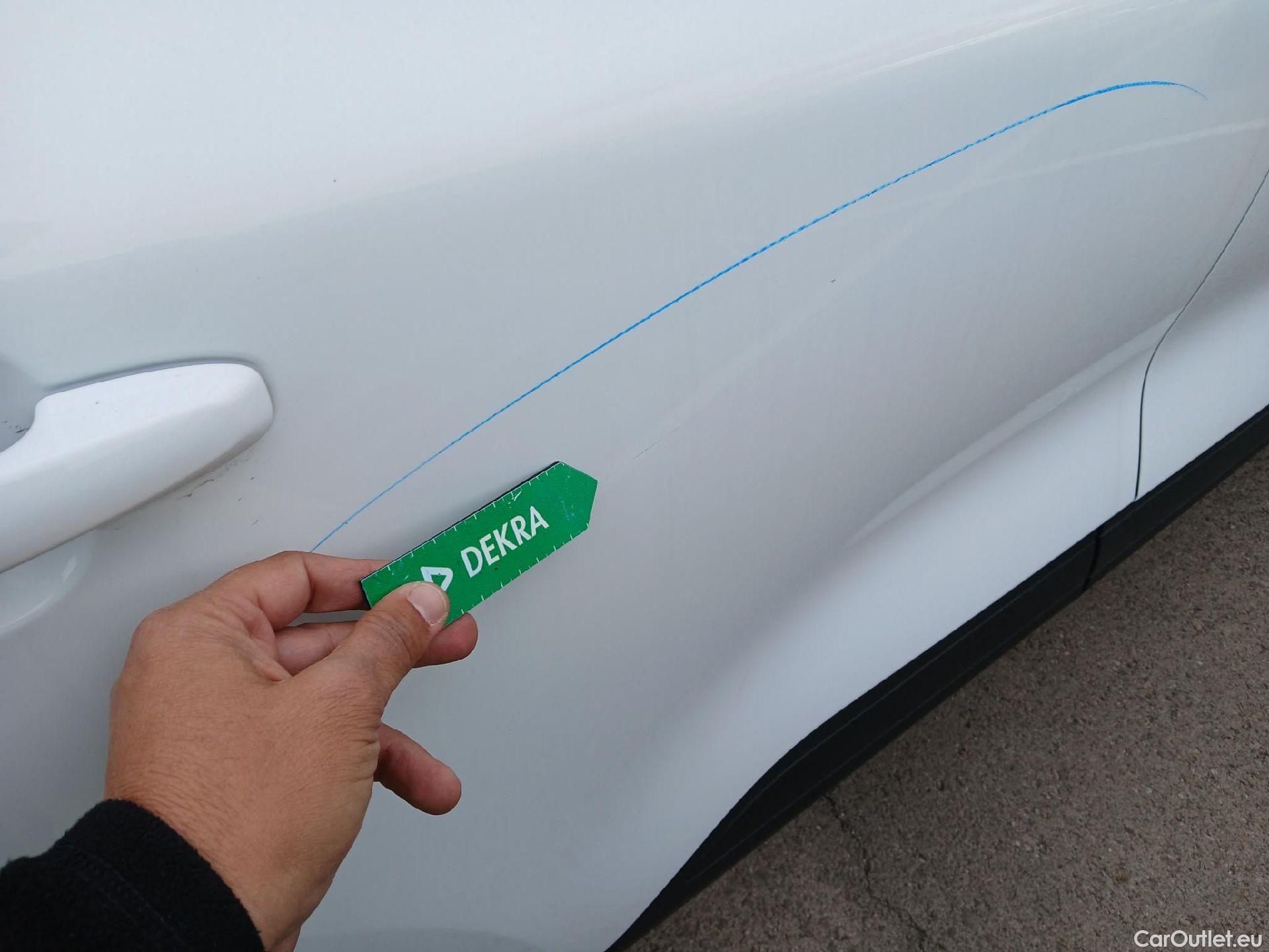  Ford  Kuga FORD  / 2019 / 5P / todoterreno Titanium 2.5 Duratec FHEV 140kW Auto #14