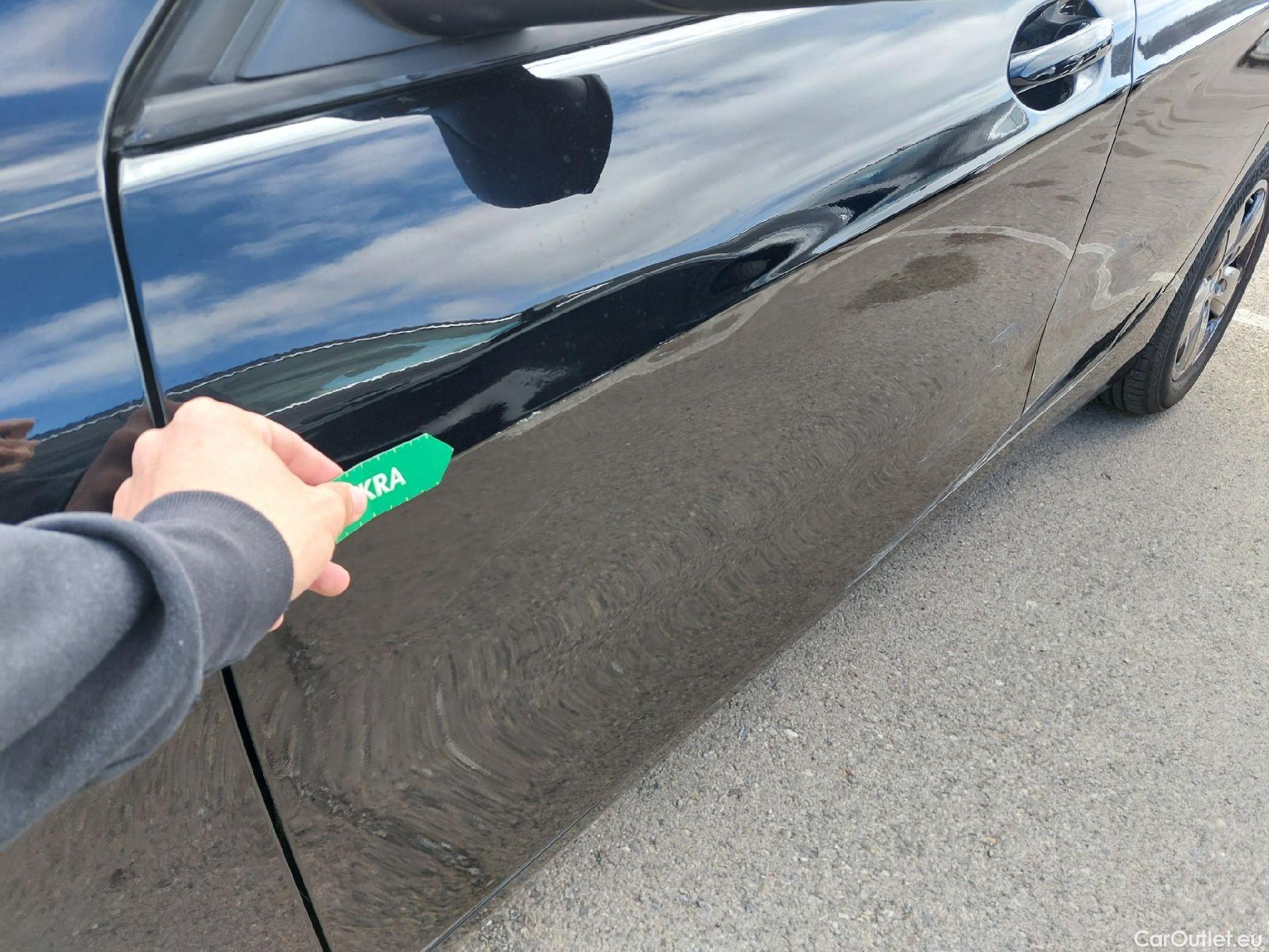  Bmw  Serie 1 BMW  / 2019 / 5P / berlina con portón 118i #9