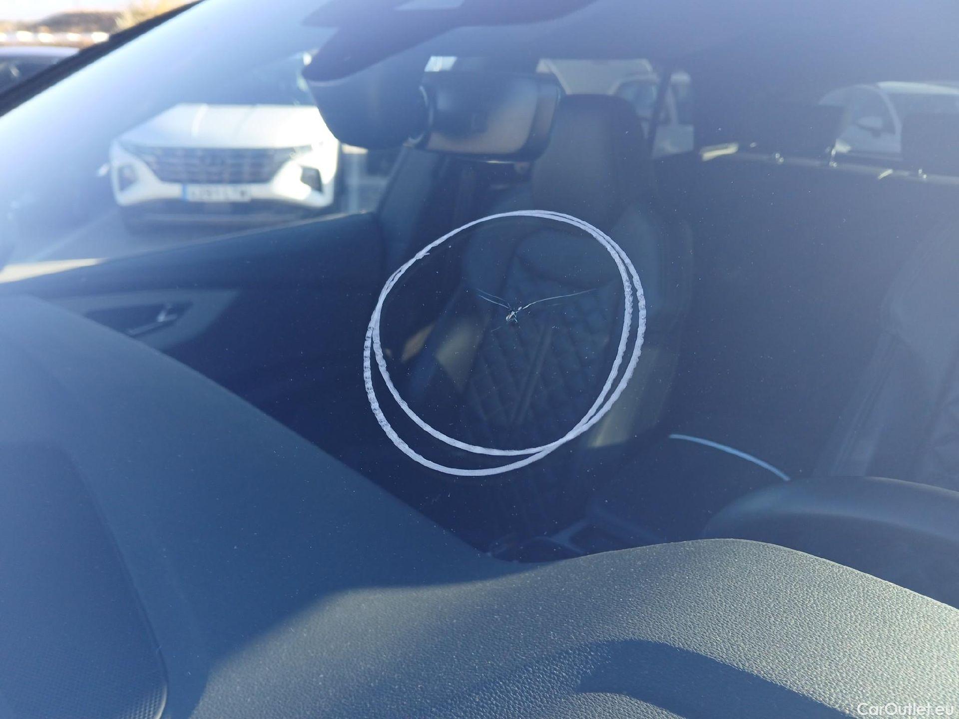  Audi  Q8 AUDI  / 2018 / 5P / todoterreno 55 TFSIe 280kW Black L quattro tiptronic #3