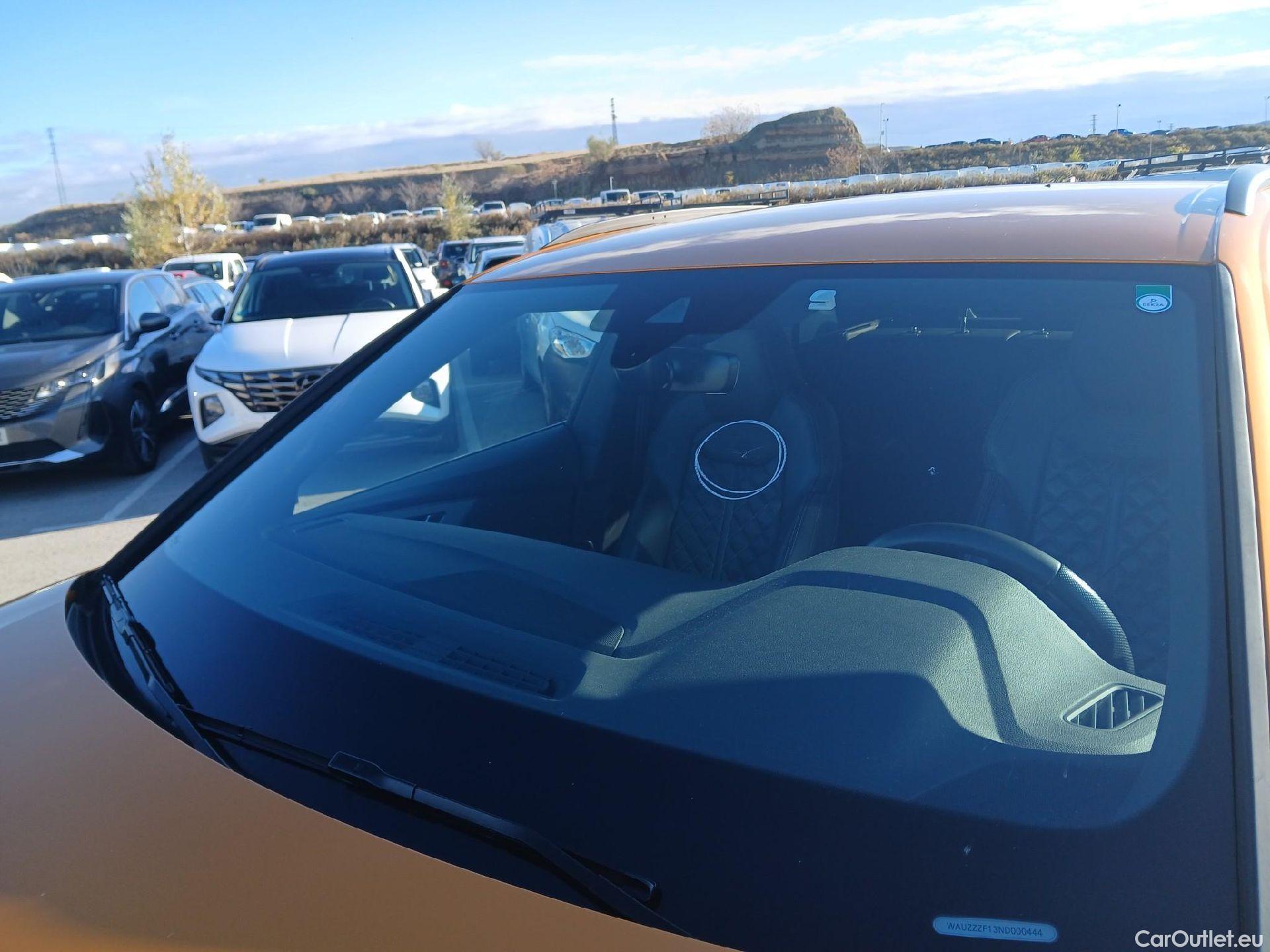  Audi  Q8 AUDI  / 2018 / 5P / todoterreno 55 TFSIe 280kW Black L quattro tiptronic #6