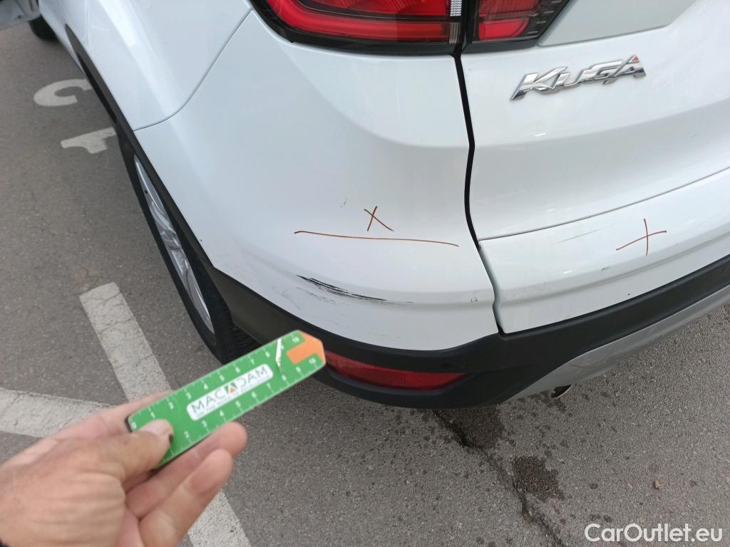  Ford  Kuga FORD  / 2016 / 5P / todoterreno 1.5 EcoBoost 88kW 4x2 Trend+ (CX) #38