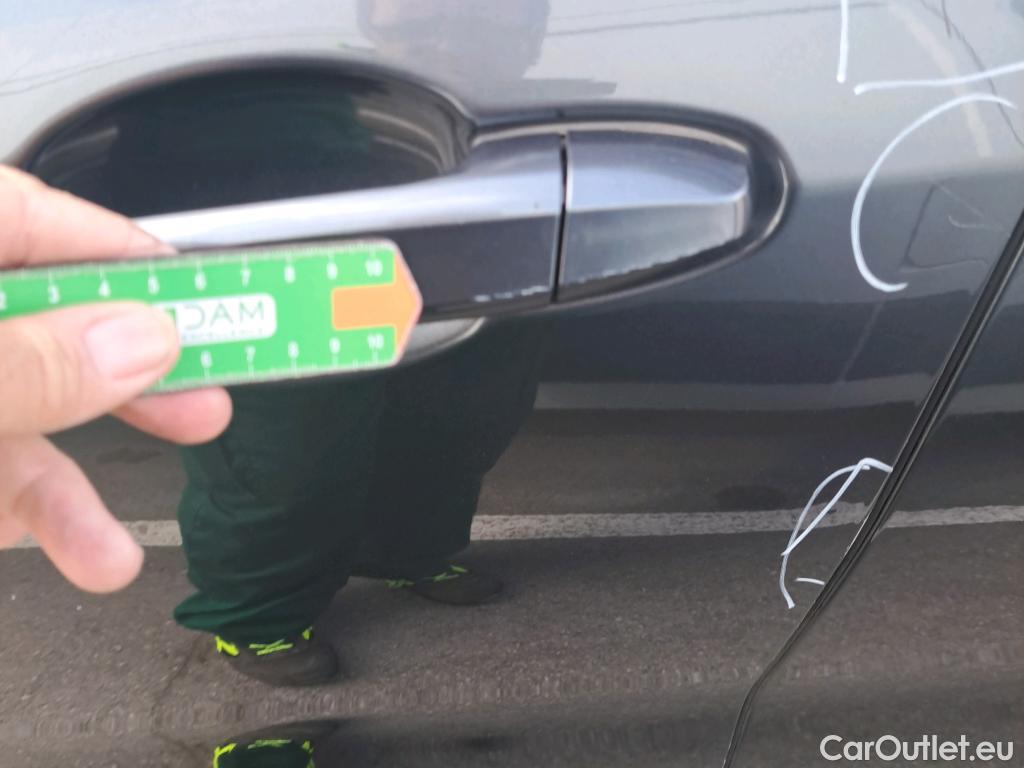  Bmw  X2 BMW  / 2017 / 5P / todoterreno sDrive18d #35