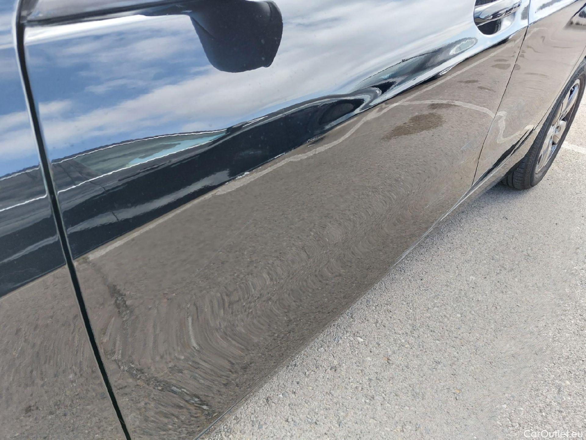  Bmw  Serie 1 BMW  / 2019 / 5P / berlina con portón 118i #10