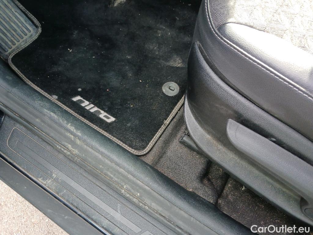  KIA  Niro KIA  / 2019 / 5P / crossover 1.6 GDi PHEV 104kW (141CV) Drive #15