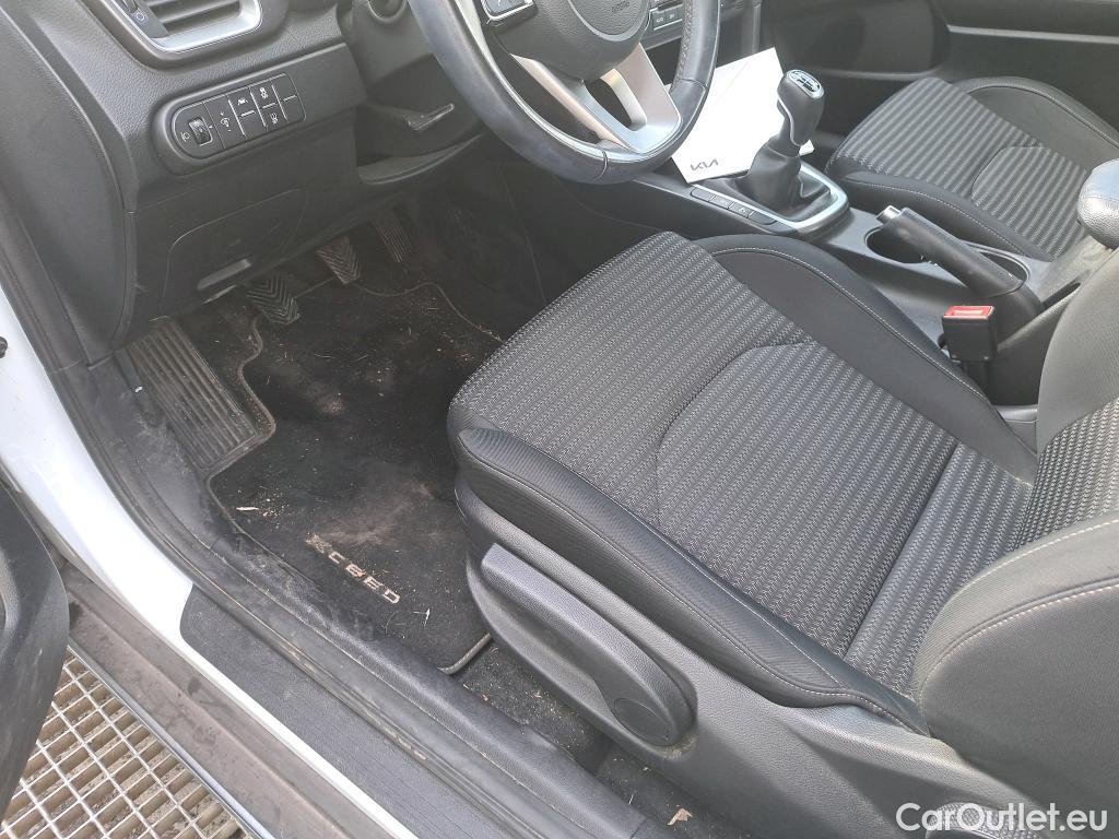  KIA  XCeed KIA  / 2019 / 5P / todoterreno 1.0 T-GDi Drive 88kW (120CV) #25