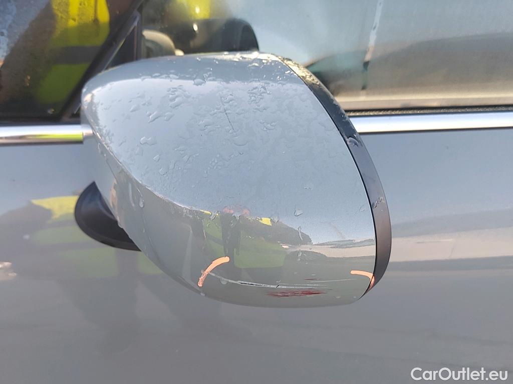  Mini  Cooper MINI MINI / 2014 / 3P / berlina con portón ONE #46