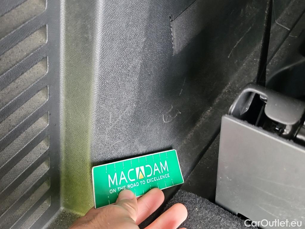  Peugeot  5008 PEUGEOT  / 2020 / 5P / todoterreno 1.5 BlueHDi 96kW S&S Allure Pack EAT8 #20