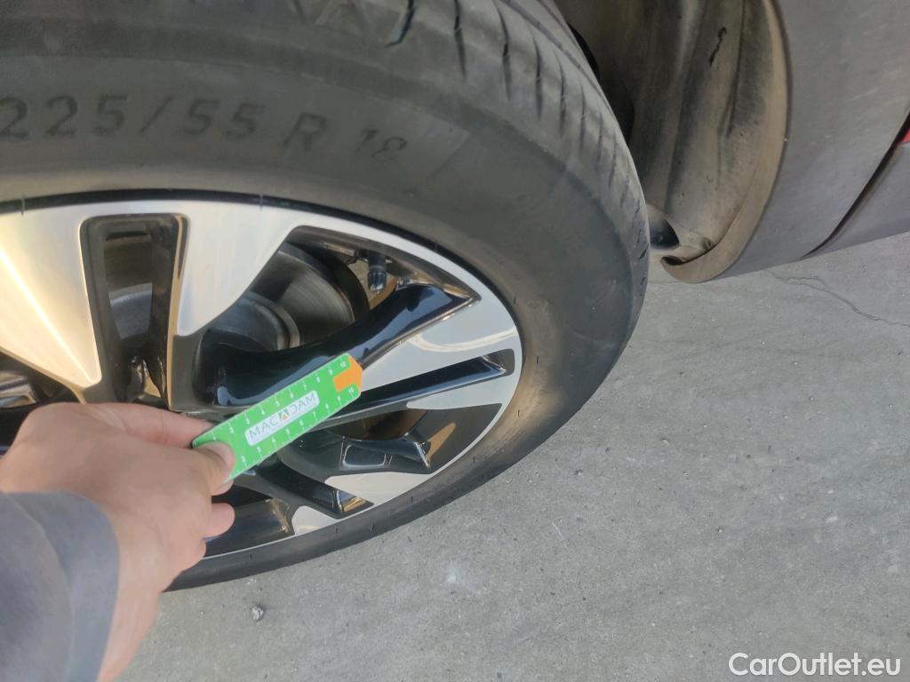  Opel   Grandland X OPEL / 2017 / 5P / todoterreno 1.2 Turbo Ultimate Auto #2