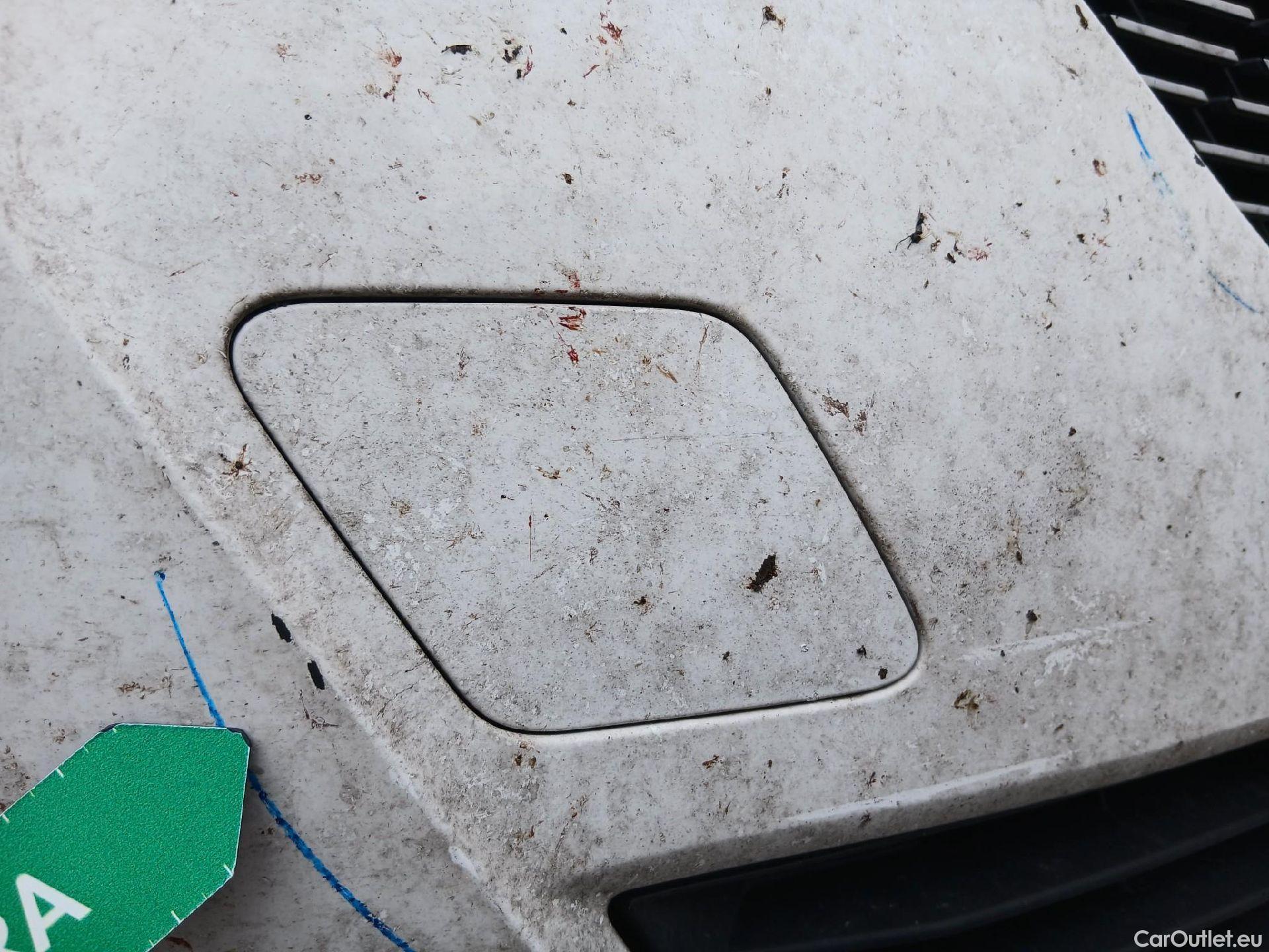  Peugeot  2008 PEUGEOT  / 2019 / 5P / todoterreno Allure BlueHDI 130 S&S EAT8 #52