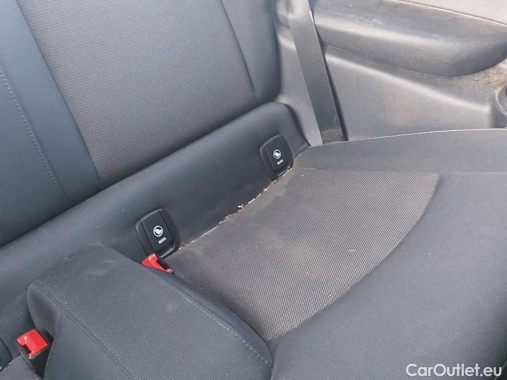  Mini  Cooper MINI MINI / 2014 / 3P / berlina con portón ONE #26