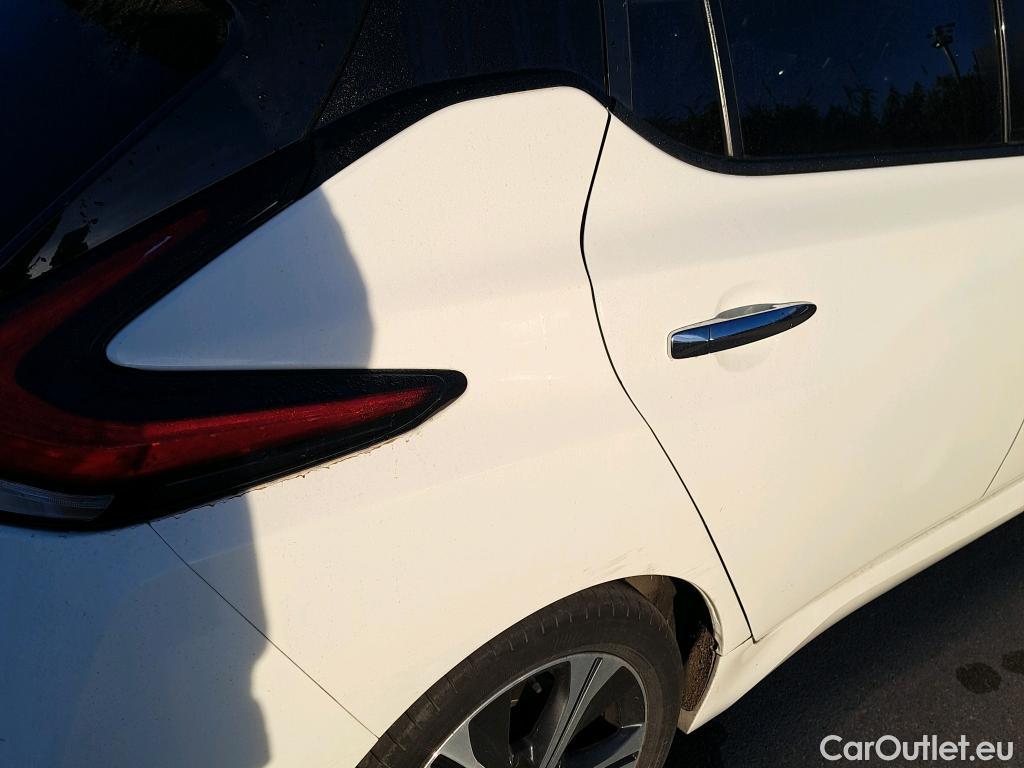  Nissan  Leaf NISSAN  / 2017 / 5P / berlina con portón 40kWh N-Connecta #17